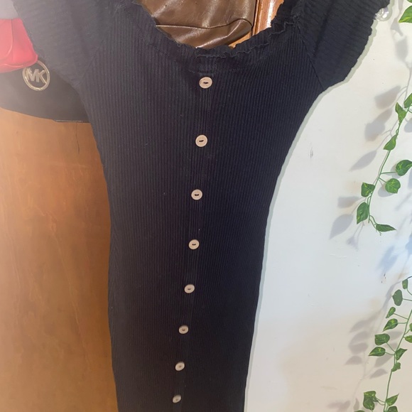 One size fits all black dress in good condition - Picture 1 of 1